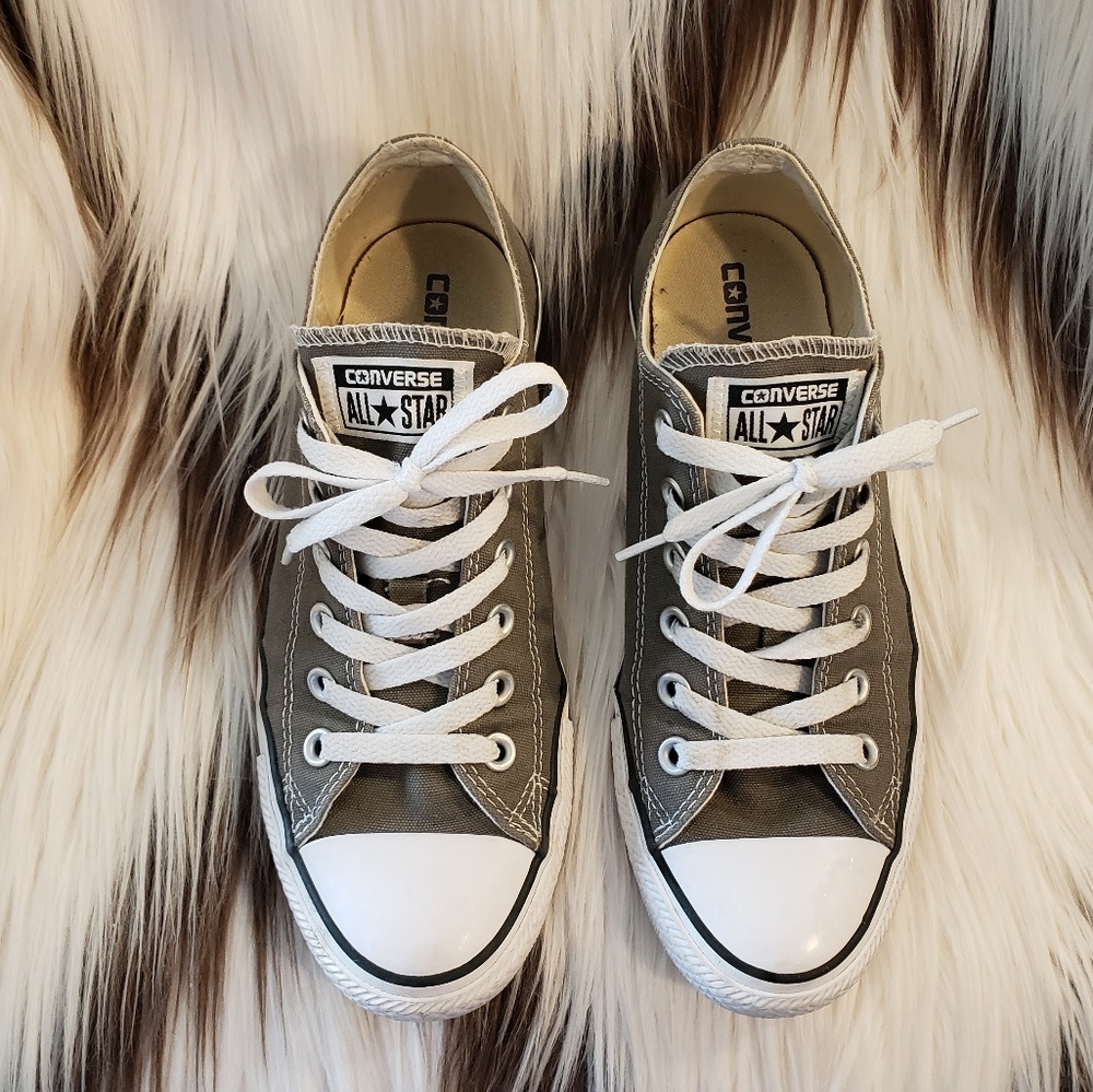 Converse gray low top sneakers